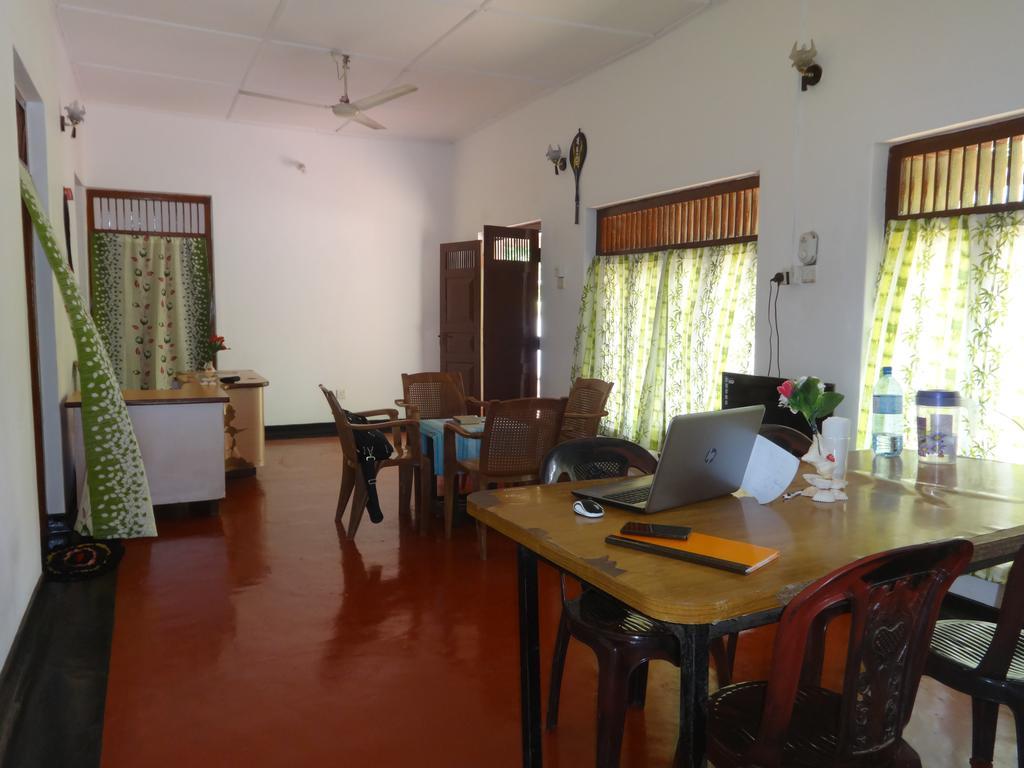 Neem Beach House Trincomalee Eksteriør billede