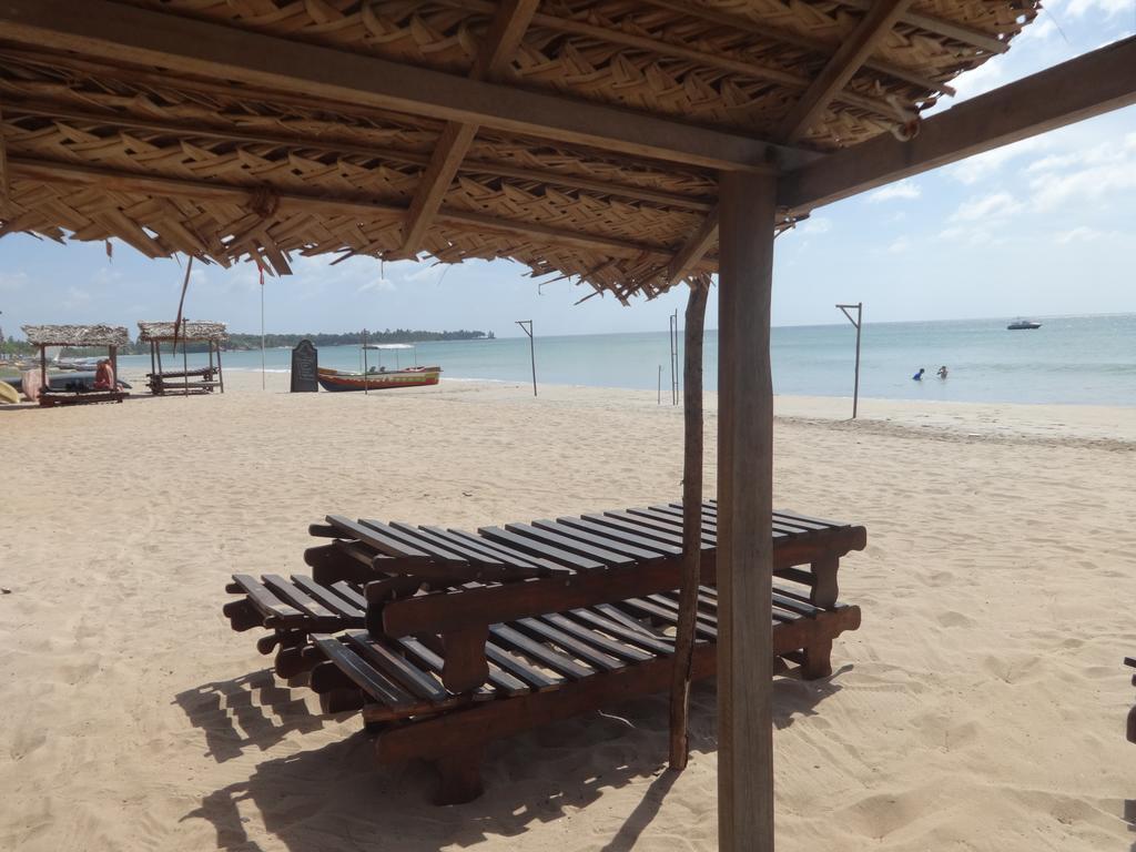Neem Beach House Trincomalee Eksteriør billede