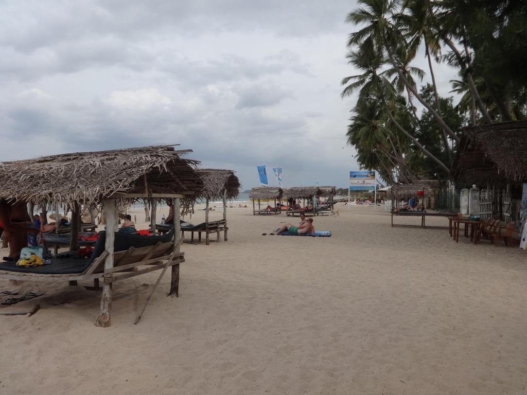 Neem Beach House Trincomalee Eksteriør billede