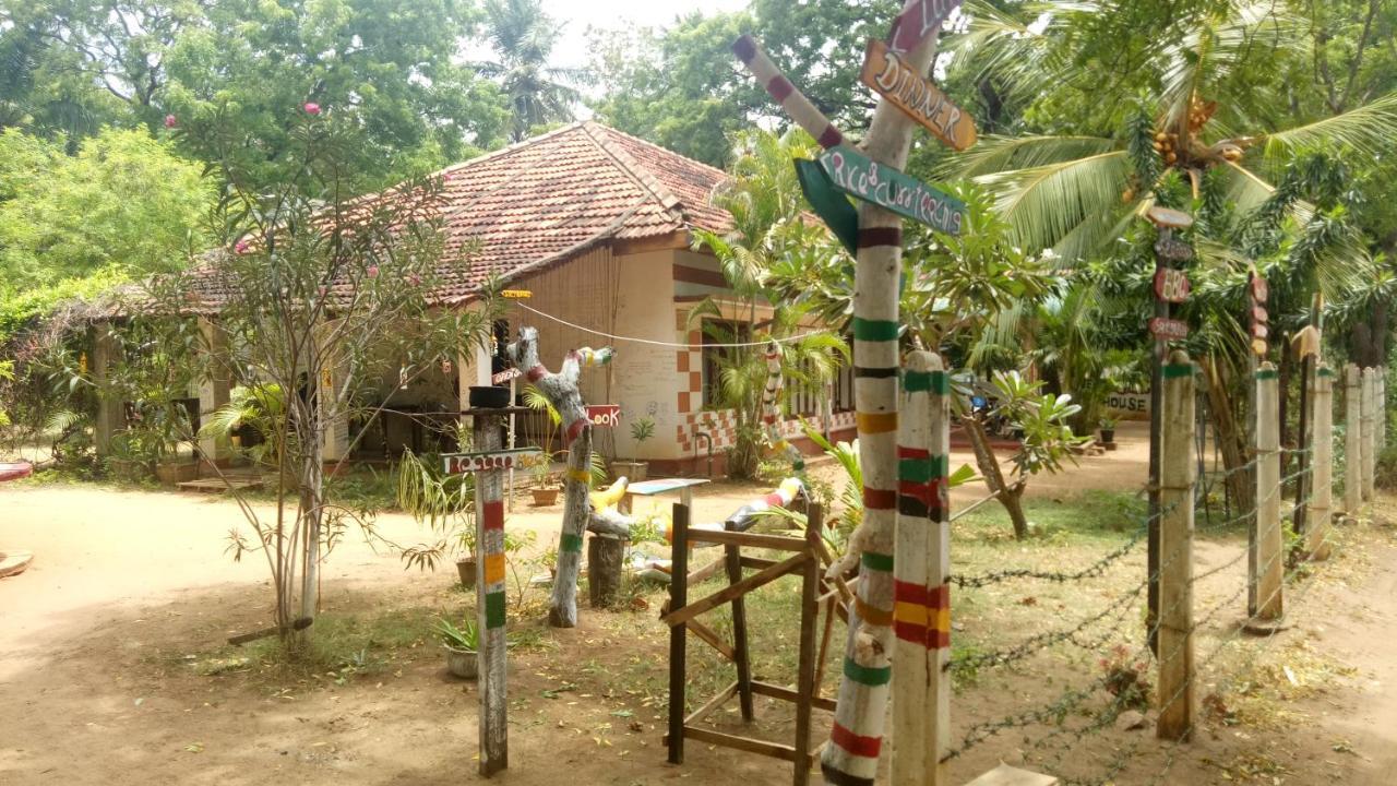 Neem Beach House Trincomalee Eksteriør billede